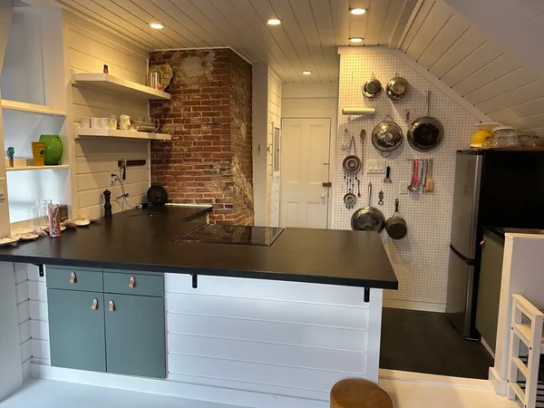 $1,950 | 8 Franklin Street, Unit 10, Marblehead, MA 01945