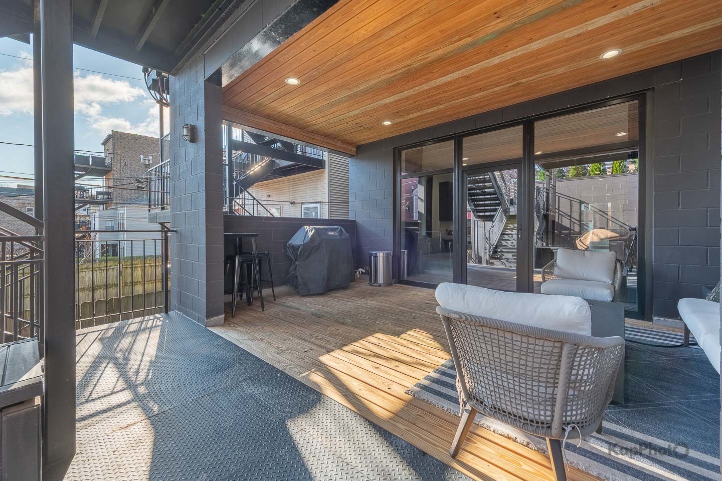 2646 West Augusta Boulevard, Unit 1 Chicago, IL 60622 - Photo 29 of 34