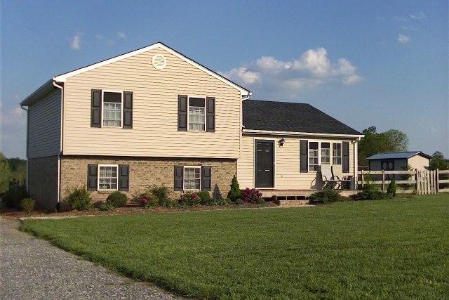4658 Old Country Road Bedford, VA 24523 - Photo 1 of 5 1