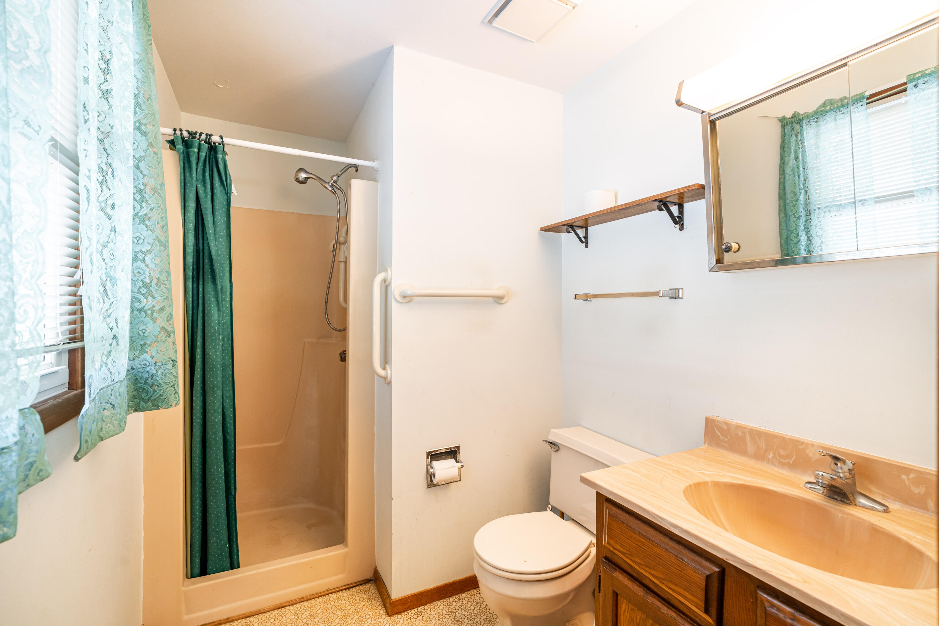 2938 Stonebridge Drive Caledonia, WI 53404 - Photo 11 of 47 Primary Bathroom