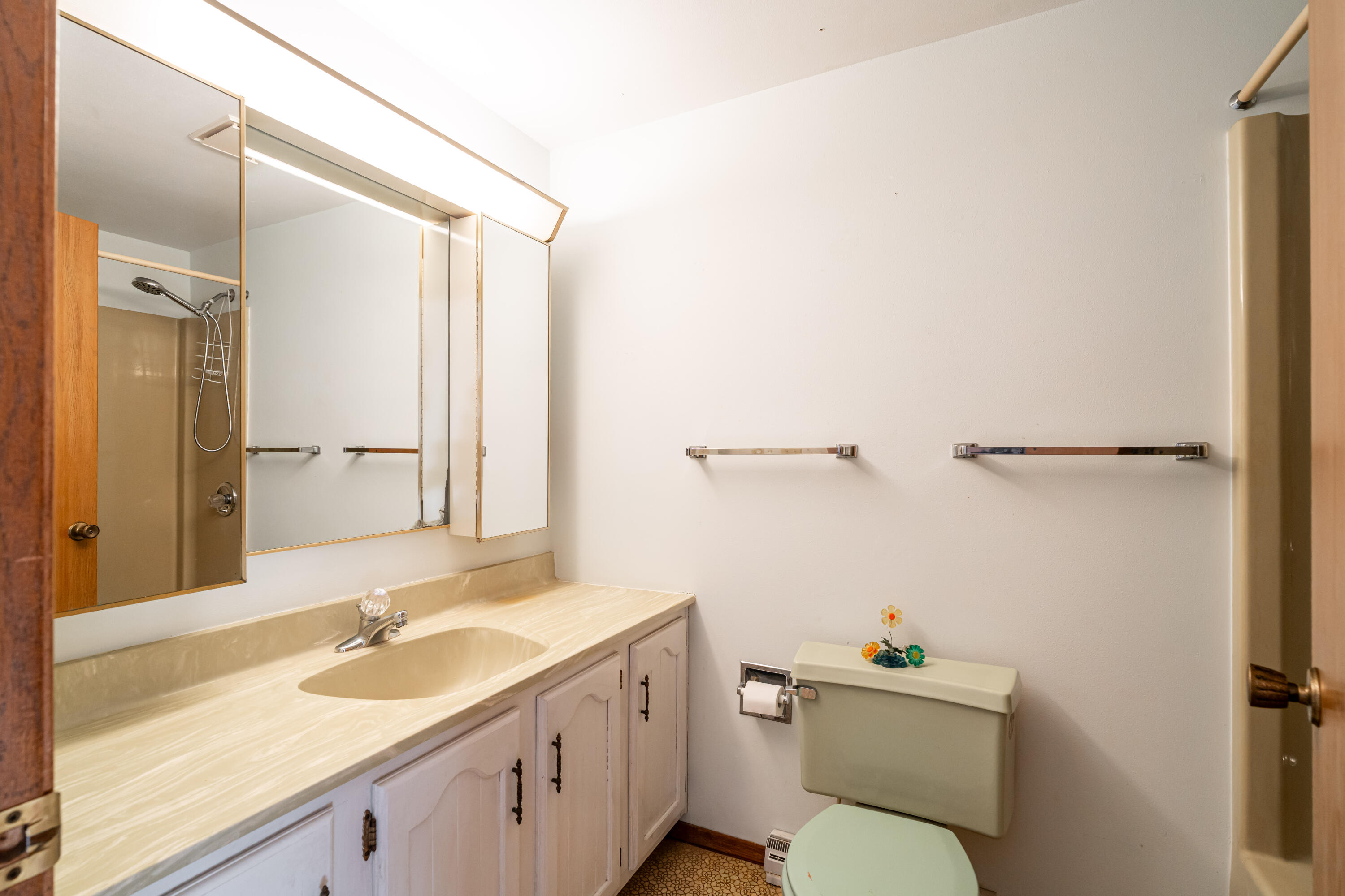 2938 Stonebridge Drive Caledonia, WI 53404 - Photo 14 of 47 Bathroom