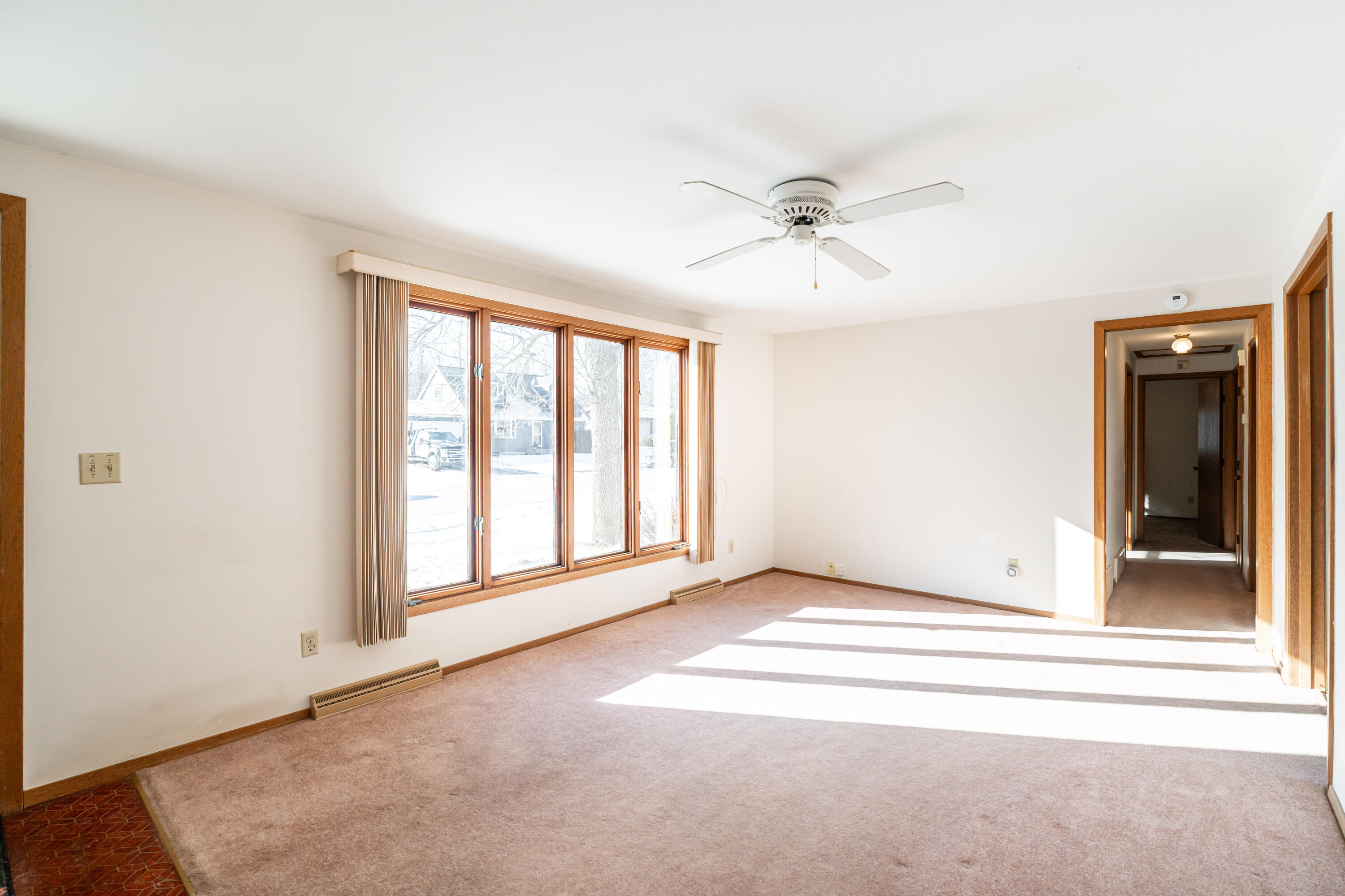 2938 Stonebridge Drive Caledonia, WI 53404 - Photo 3 of 47 Living Room
