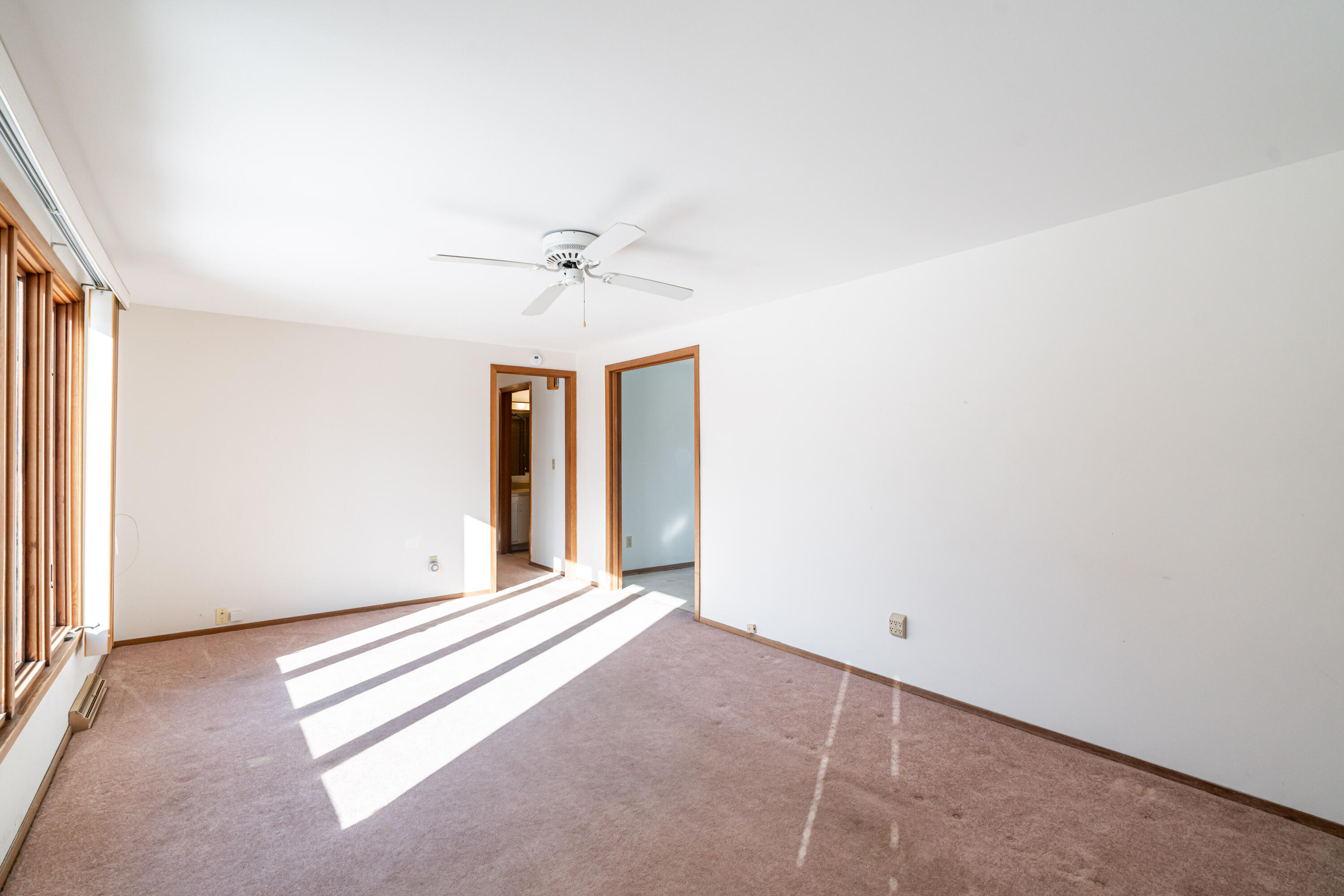 2938 Stonebridge Drive Caledonia, WI 53404 - Photo 4 of 47 Living Room