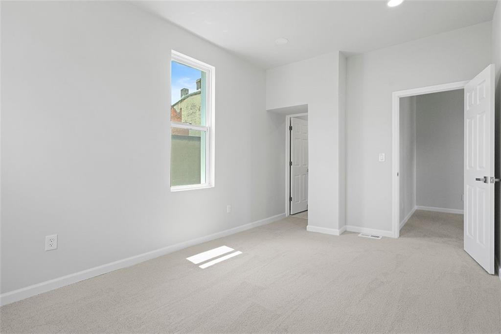 296 Foster Way Pittsburgh, PA 15201 - Photo 9 of 33