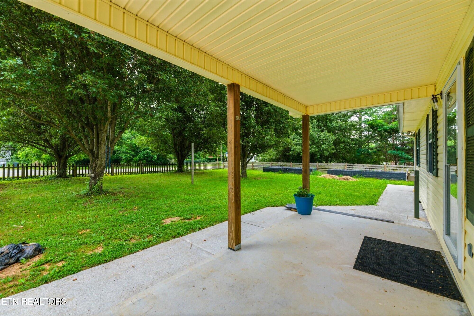 301 Wayman Road Madisonville, TN 37354 - Photo 4 of 41