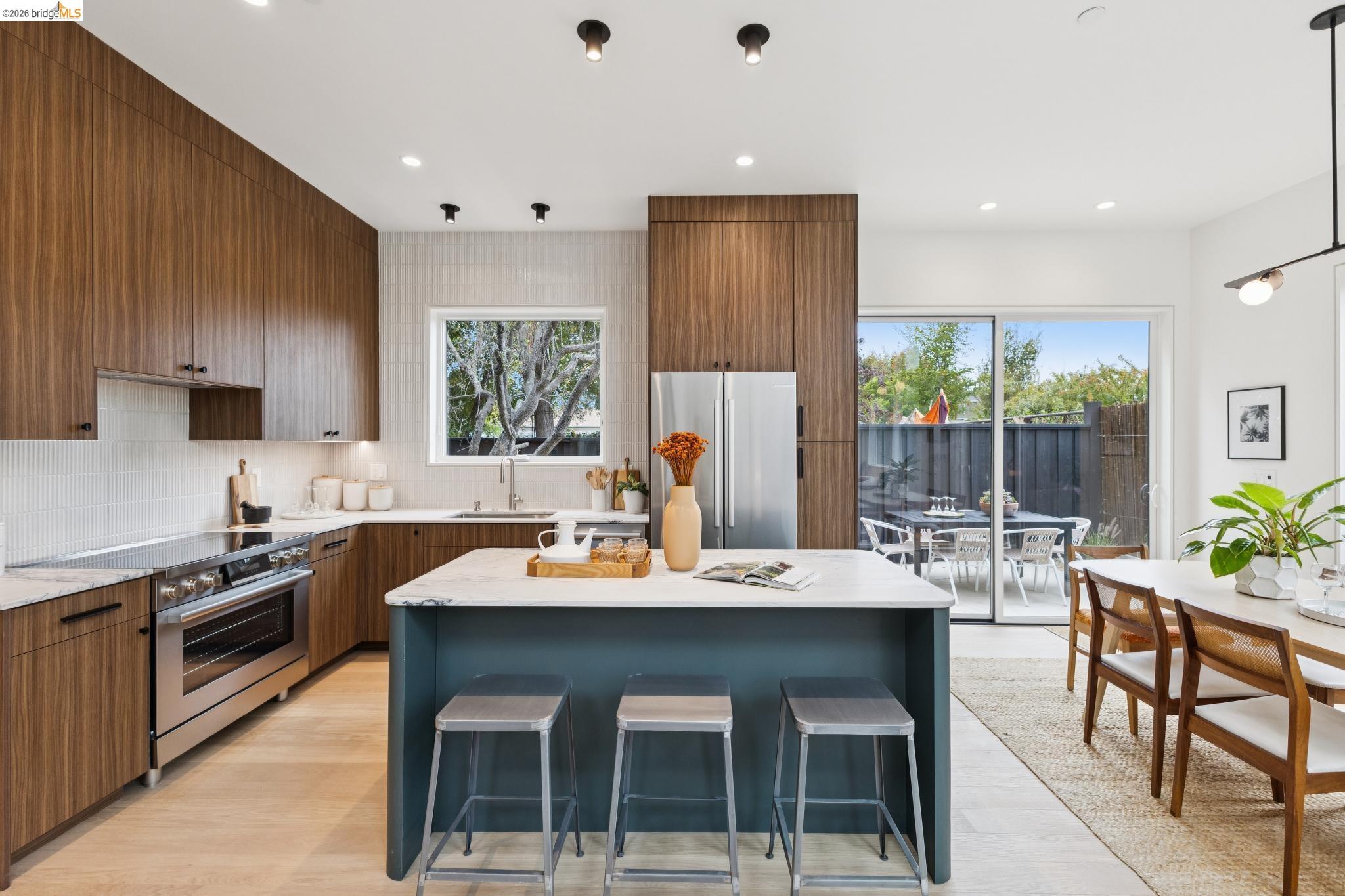 1523 Stuart Street Berkeley, CA 94703 - Photo 13 of 71 Gallery Image 13