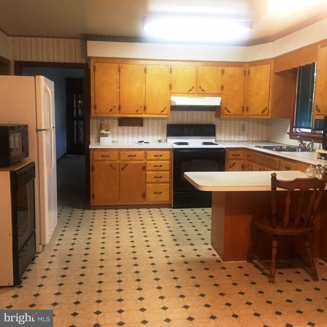 2224 Dennings Road New Windsor, MD 21776 - Photo 8 of 20 Kitchen