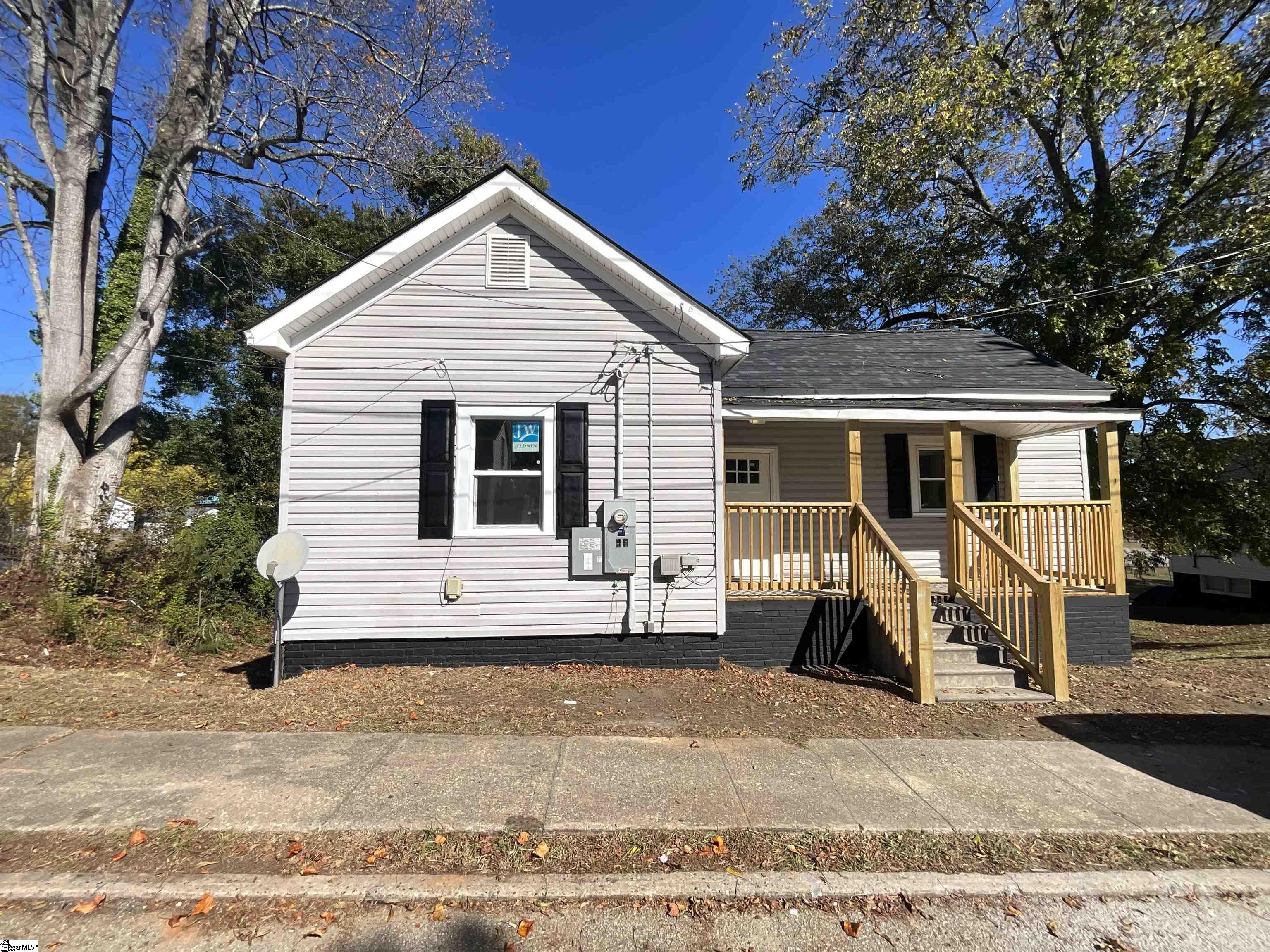 505 East Robinson Street Gaffney, SC 29340 - Photo 1 of 25