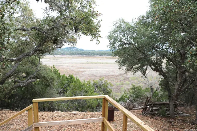 $1,800 | 387 Private Road 1525, Bandera, TX 78003