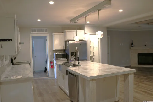 $1,800 | 387 Private Road 1525, Bandera, TX 78003