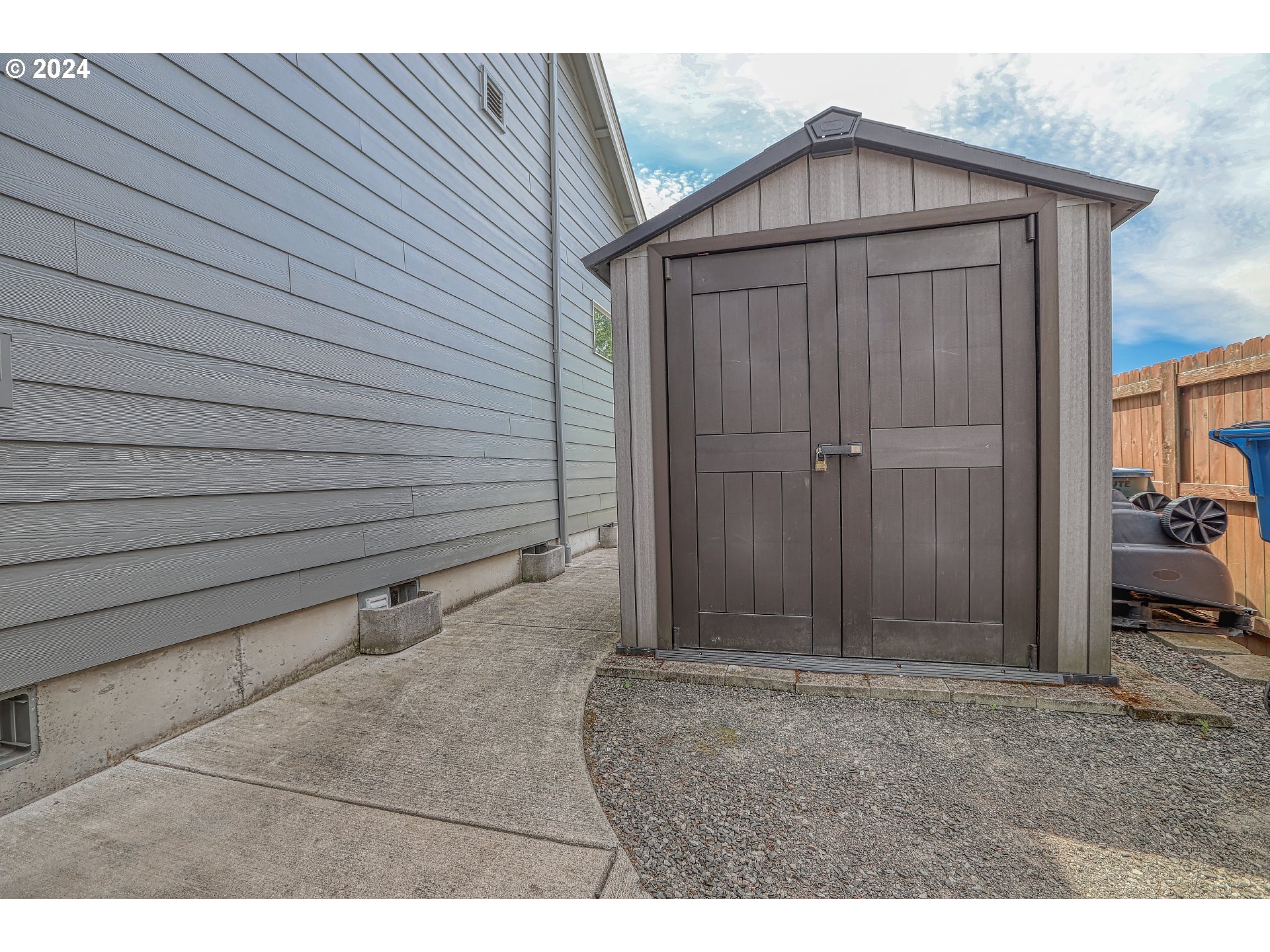 4837 North 6th Street Ridgefield, WA 98642 - Photo 42 of 43 a view of backyard of house