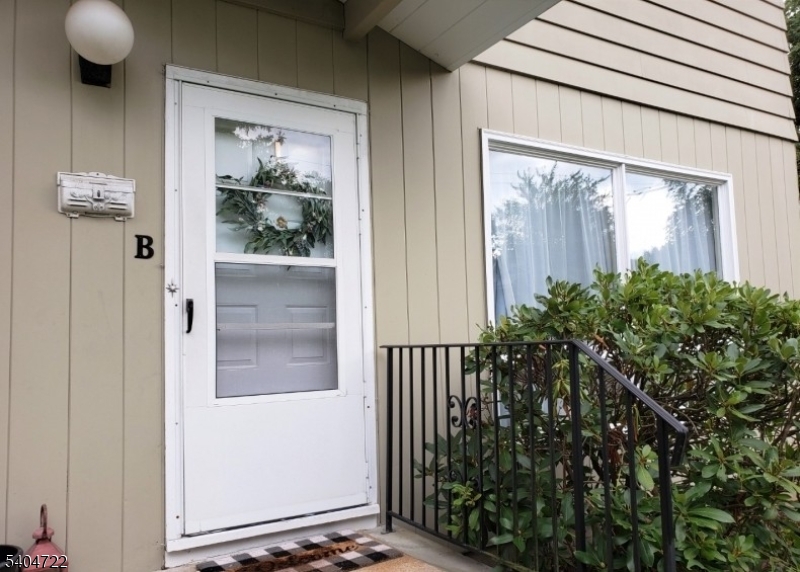 19 Grove Street, Unit B Wanaque, NJ 07465 - Photo 3 of 24