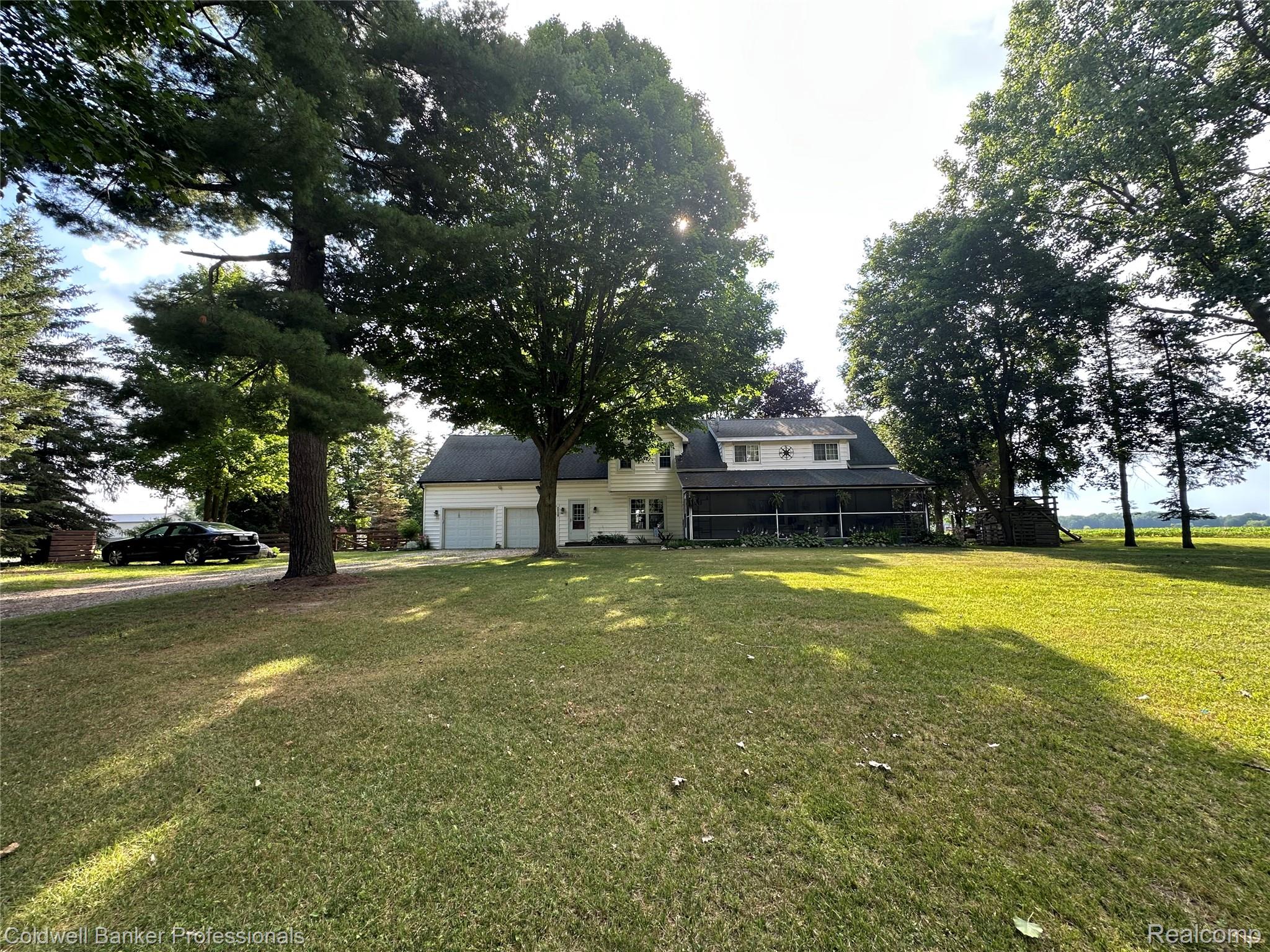 2119 Haines Road Lapeer, MI 48446 - Photo 5 of 39 IMG_8880.jpeg