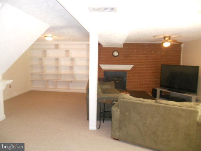 13526 Delaney Road Woodbridge, VA 22193 - Photo 13 of 15 Family Room