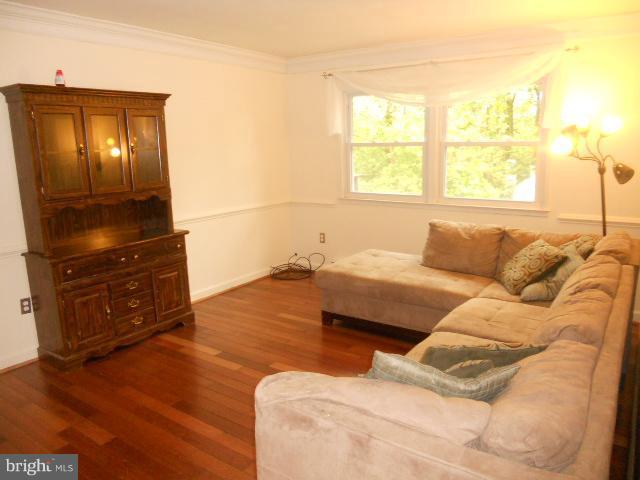 13526 Delaney Road Woodbridge, VA 22193 - Photo 14 of 15 Living Room