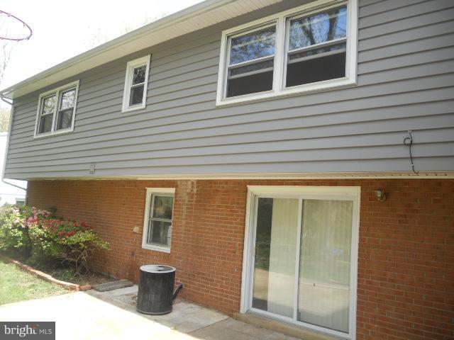 13526 Delaney Road Woodbridge, VA 22193 - Photo 10 of 15 Exterior (Rear)