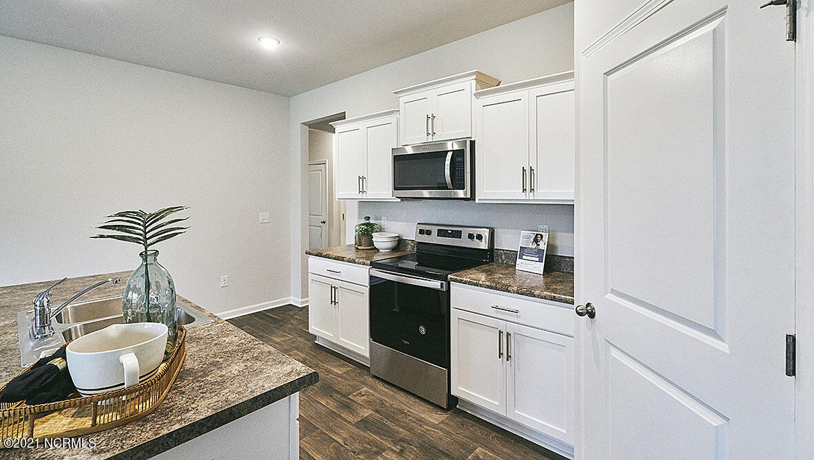 7532 Jordan Road Rocky Mount, NC 27803 - Photo 21 of 32 Cali_Express_White_Cabinets20