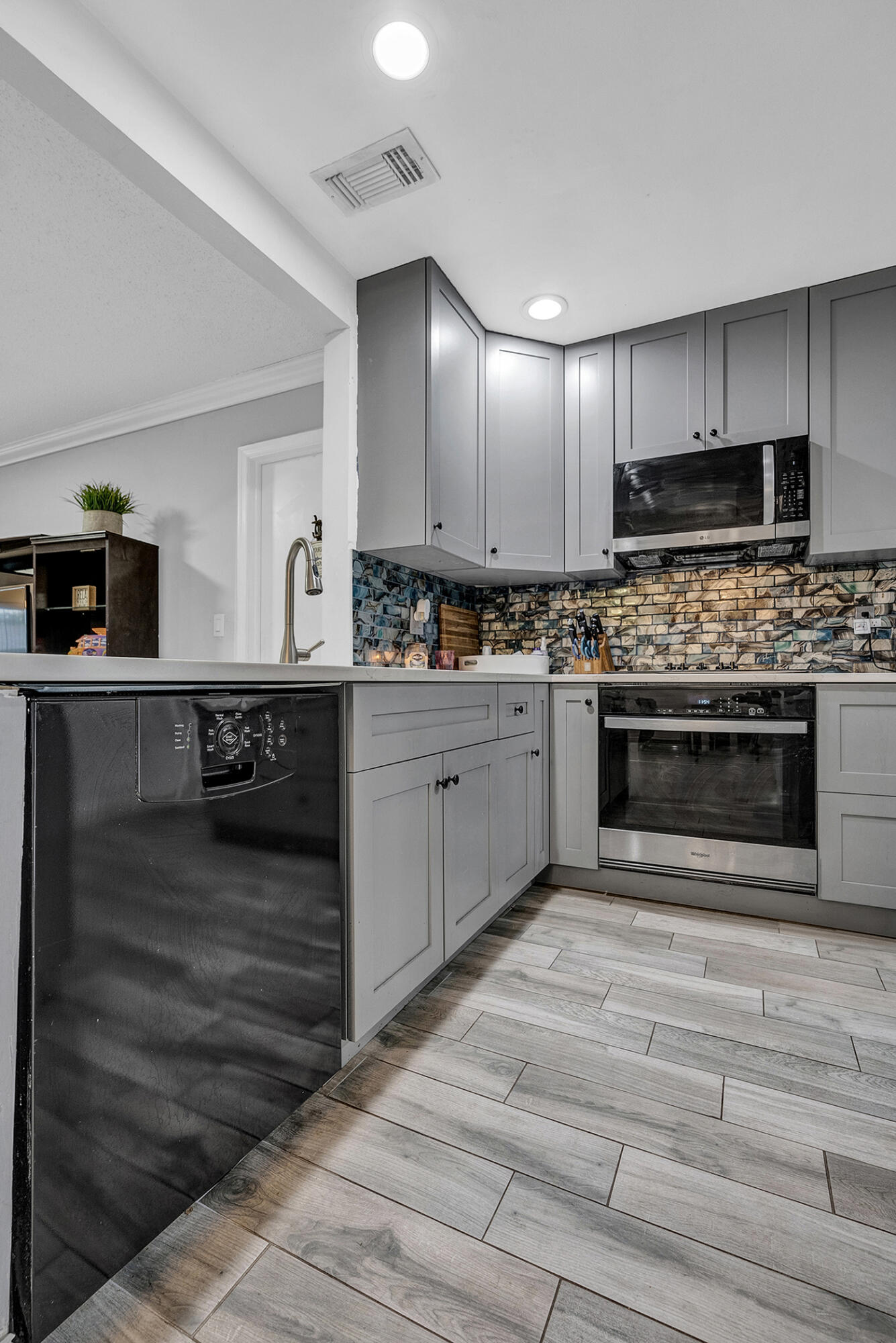 9544 Richmond Circle Boca Raton, FL 33434 - Photo 8 of 29 Kitchen