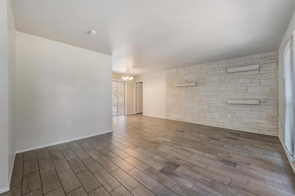 1124 Danny Drive Sarasota, FL 34243 - Photo 6 of 45