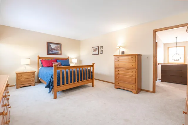 $899,900 | 1815 Bark River Drive, Delafield, WI 53029