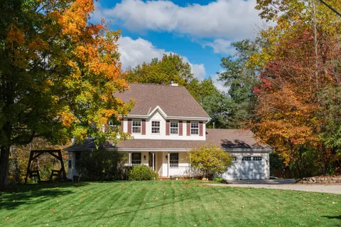 $899,900 | 1815 Bark River Drive, Delafield, WI 53029