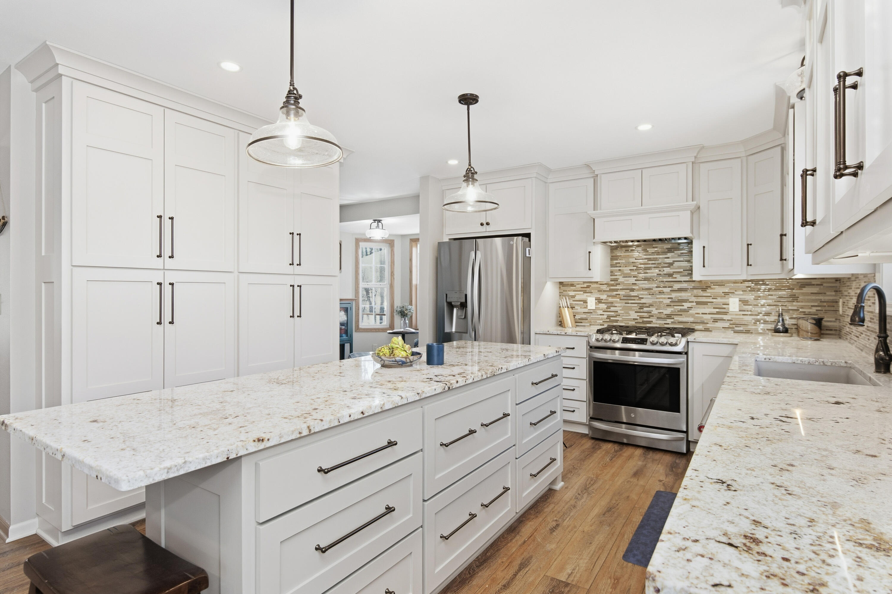 1815 Bark River Drive Delafield, WI 53029 - Photo 4 of 63 Kitchen