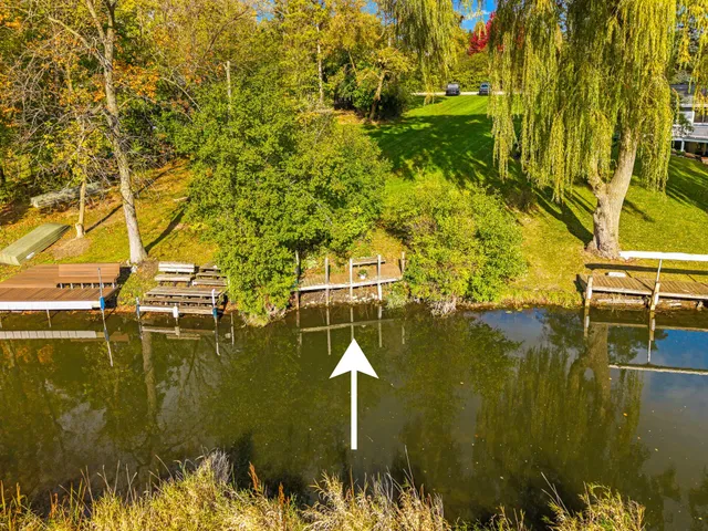 $899,900 | 1815 Bark River Drive, Delafield, WI 53029