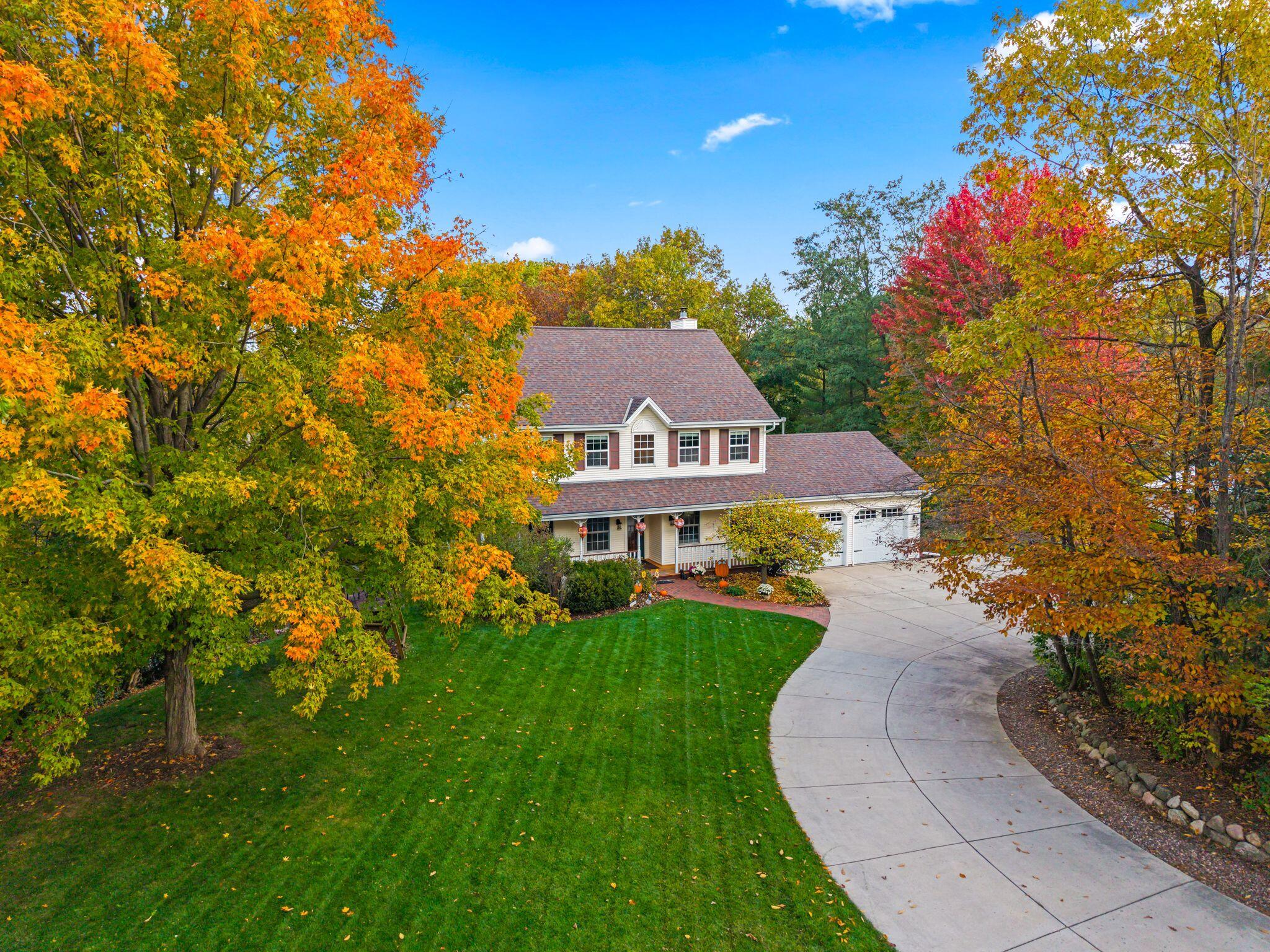 1815 Bark River Drive Delafield, WI 53029 - Photo 58 of 63 Exterior Front