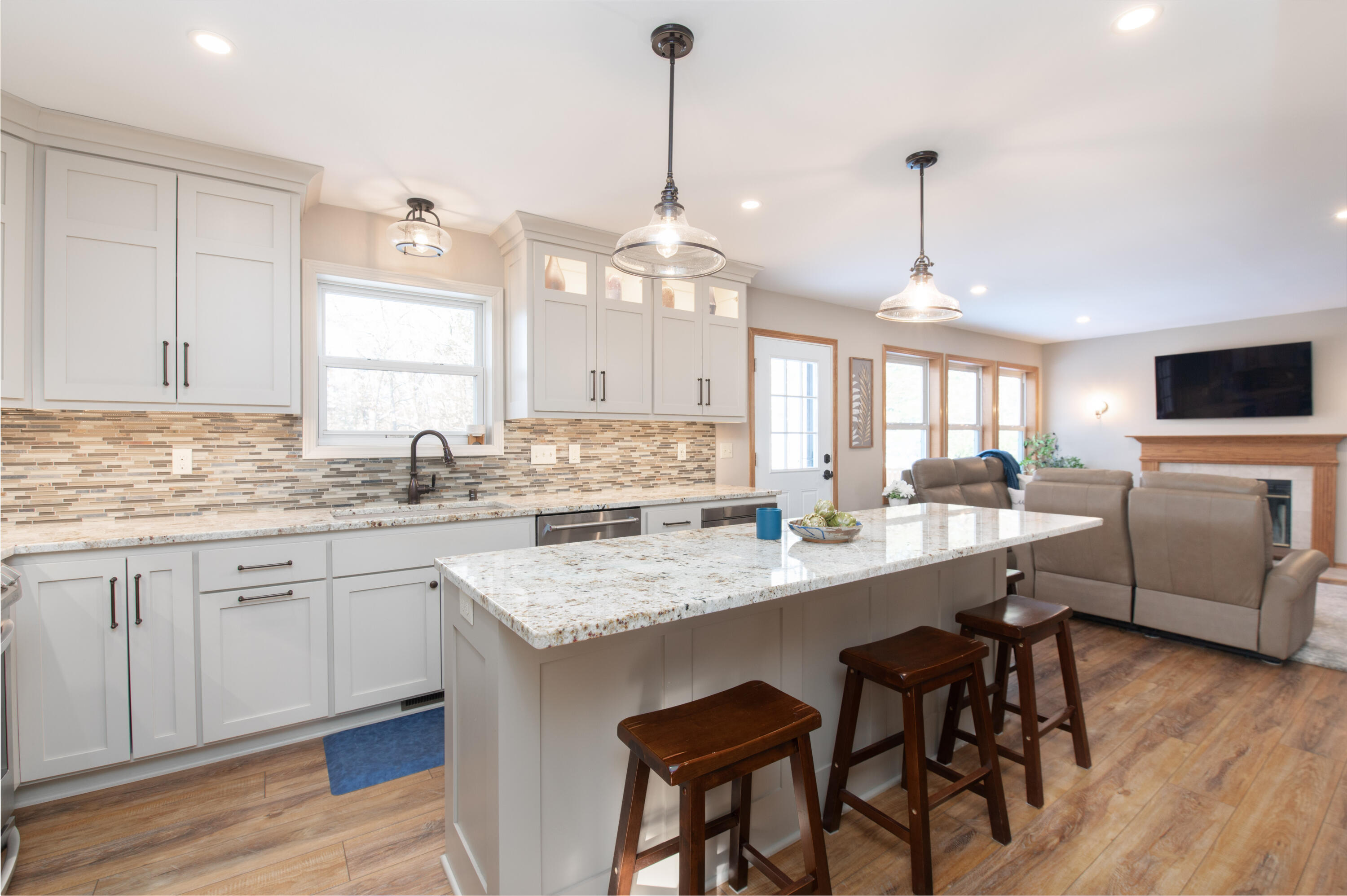 1815 Bark River Drive Delafield, WI 53029 - Photo 5 of 63 Kitchen