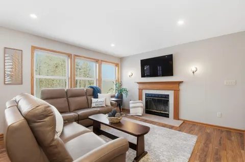 $899,900 | 1815 Bark River Drive, Delafield, WI 53029