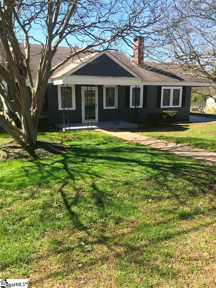 716 Syphrit Road Wellford, SC 29385 - Photo 3 of 24 Gallery Image 3