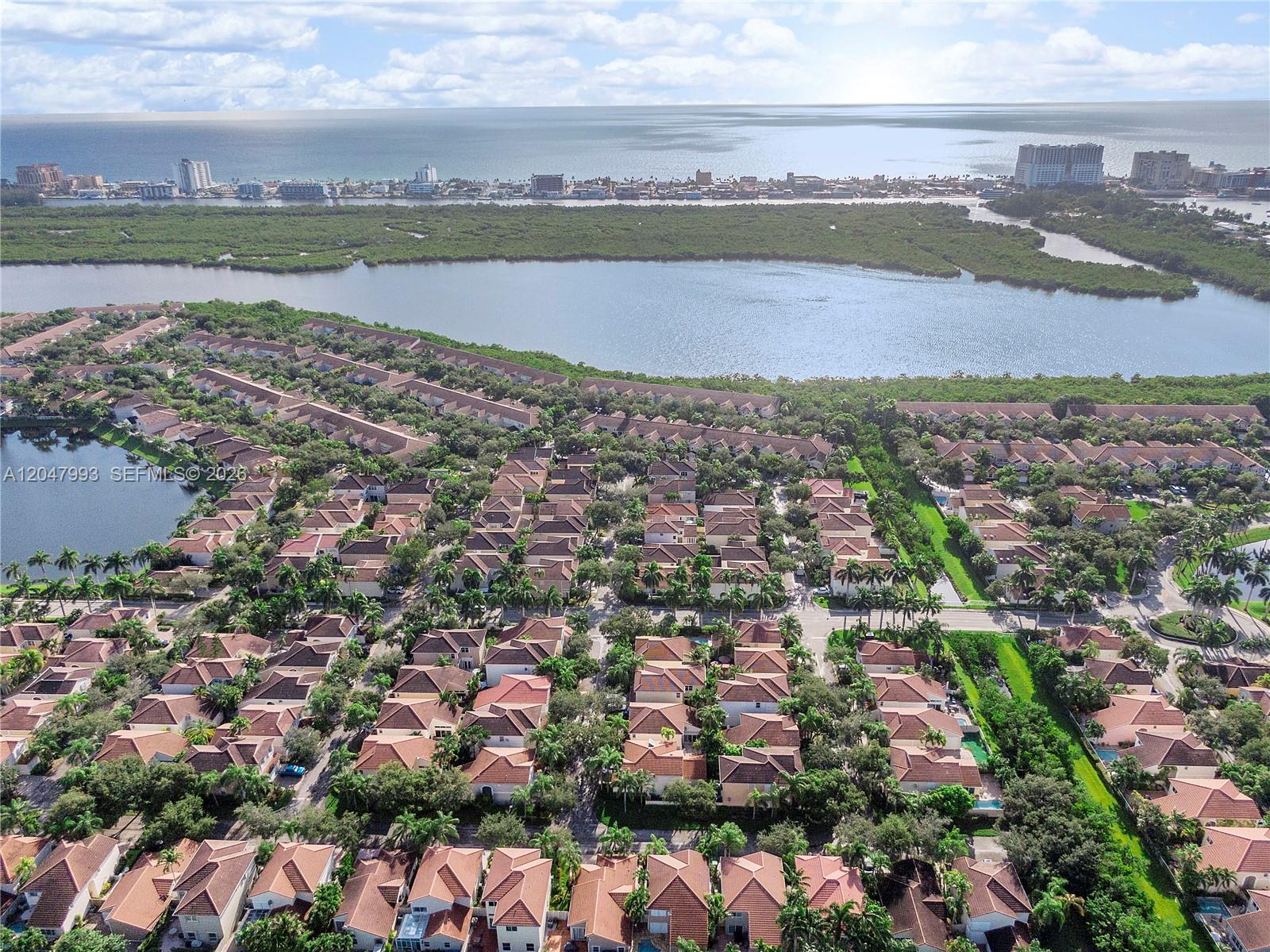 1595 Seagrape Way Hollywood, FL 33019 - Photo 8 of 39