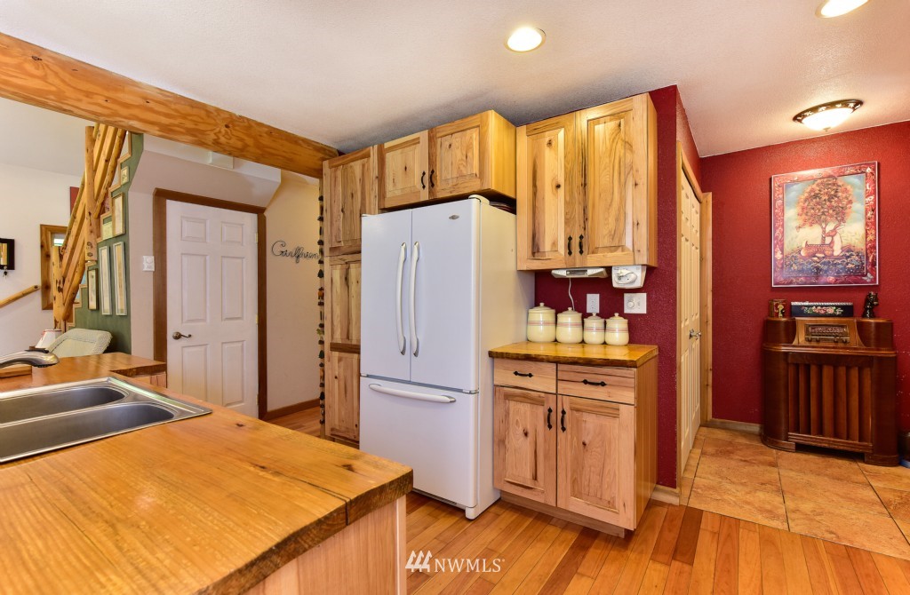 18026 Welcome Road Glacier, WA 98244 - Photo 8 of 24 Gallery Image 8