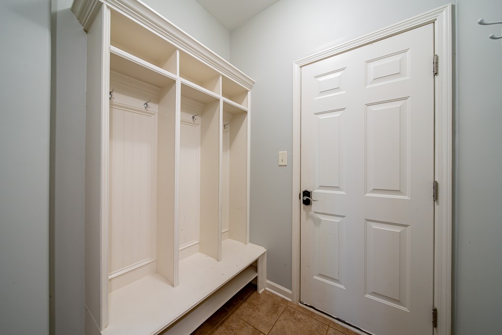 38 Pin Oak Way Hamilton, GA 31811 - Photo 15 of 50 a view of bathroom with shower