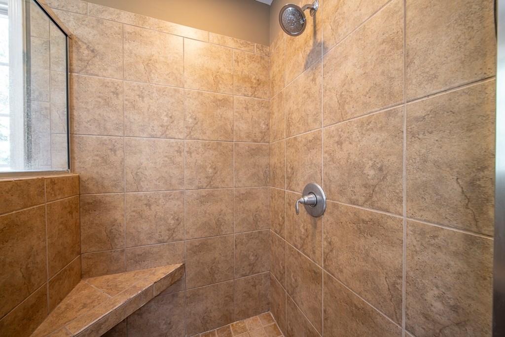 38 Pin Oak Way Hamilton, GA 31811 - Photo 38 of 50 a bathroom with a shower