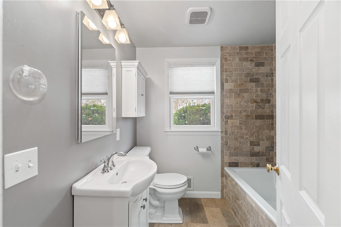 76 Leslie Road Warwick, RI 02888 - Photo 22 of 43