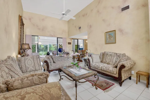 $465,000 | 10559 Ladypalm Lane, Unit A, Boca Raton, FL 33498