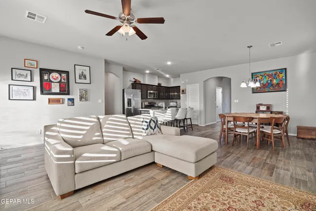 $335,000 | 3937 Desert Dunes Drive, El Paso, TX 79938