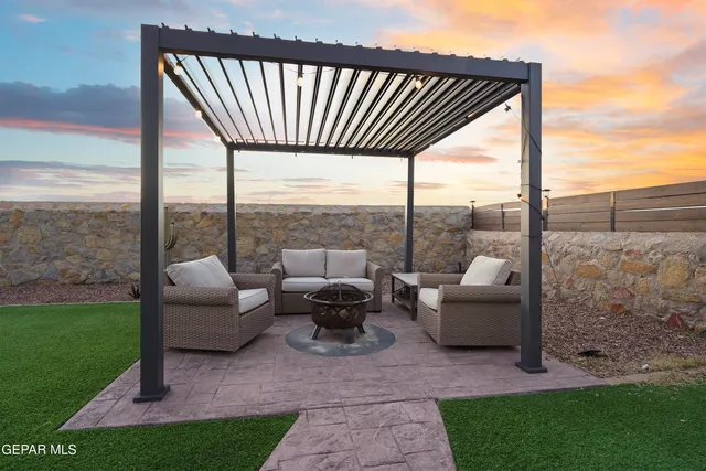 $335,000 | 3937 Desert Dunes Drive, El Paso, TX 79938