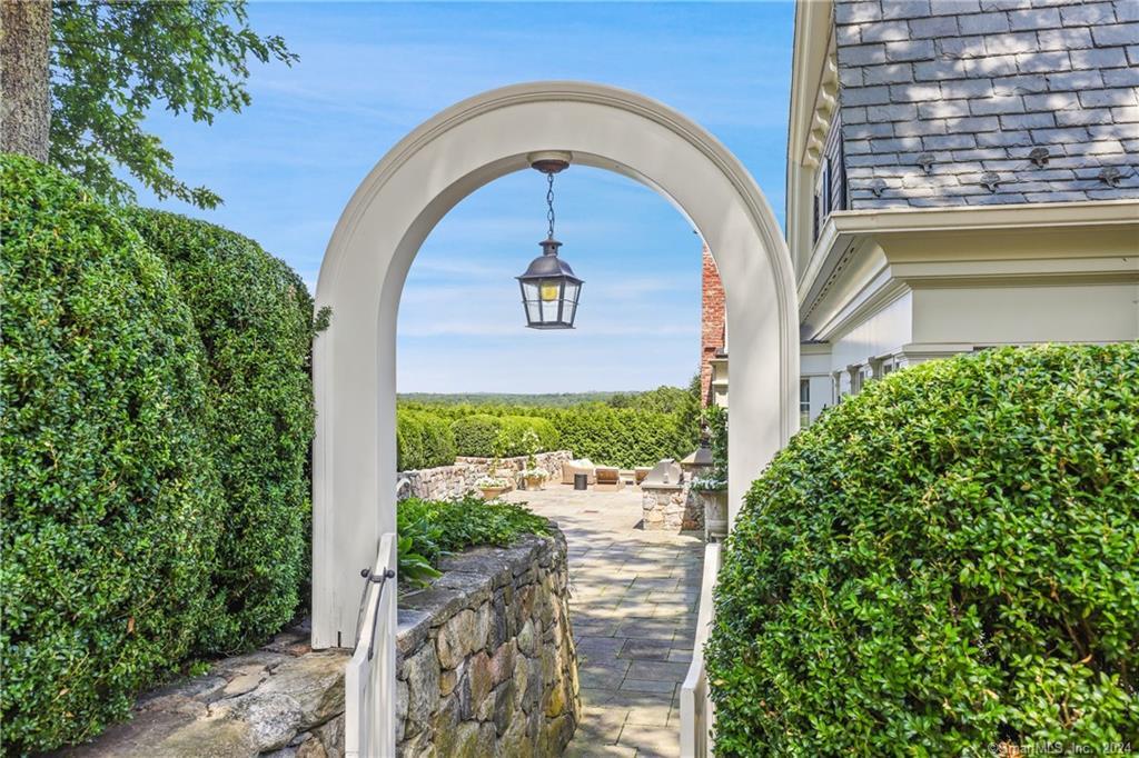 378 Taconic Road Greenwich, CT 06831 - Photo 7 of 36