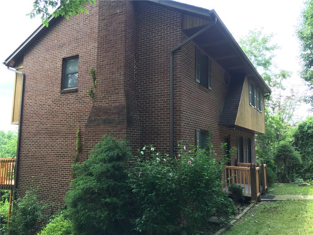 516 Guyasuta Road Pittsburgh, PA 15215 - Photo 3 of 17 Gallery Image 3
