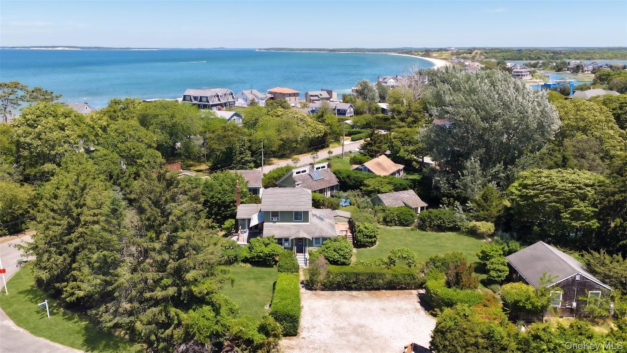 127 Inlet Road Hampton Bays, NY 11946 - Photo 16 of 24