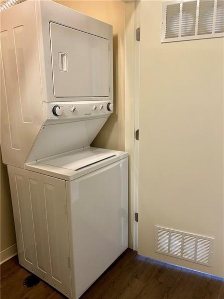 1655 Fifth Avenue, Unit 605 Pittsburgh, PA 15219 - Photo 17 of 19 a utility room with dryer and washer