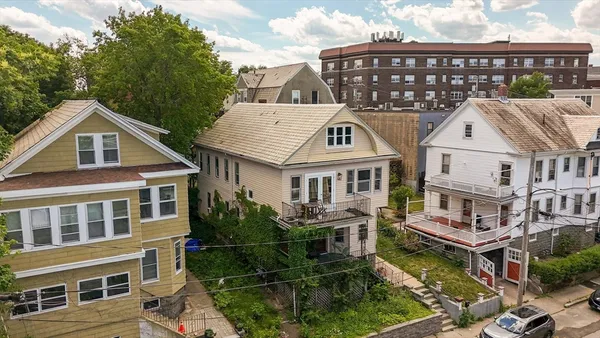 $3,200 | 5 Douglas Avenue, Unit 1, Somerville, MA 02145
