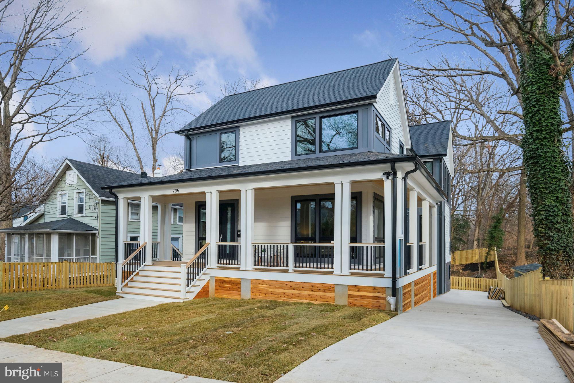 STUNNING New 3-Level Home in the heart of SS.