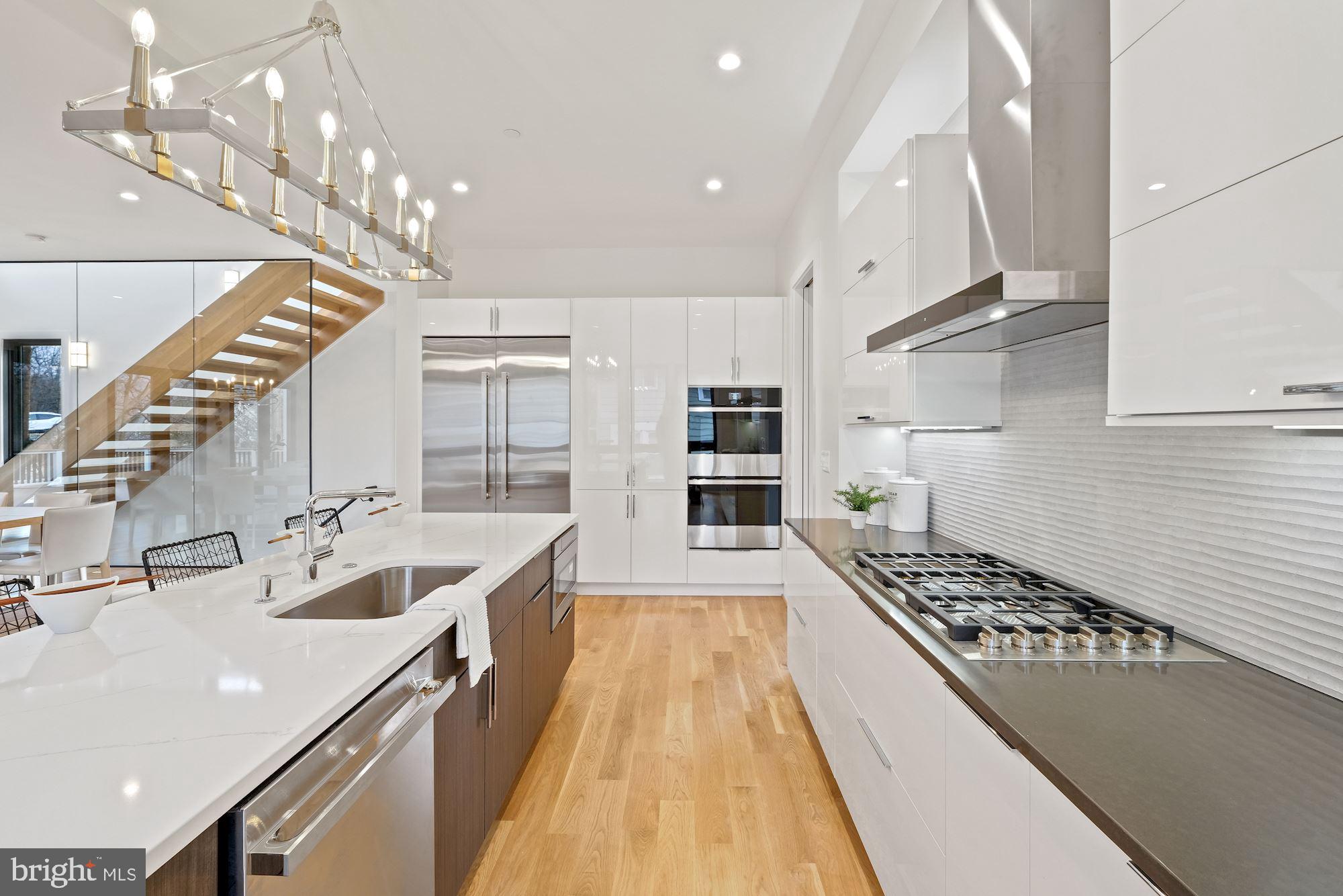 705 Silver Spring Avenue Silver Spring, MD 20910 - Photo 12 of 58 JennAir appliances, gas cooktop