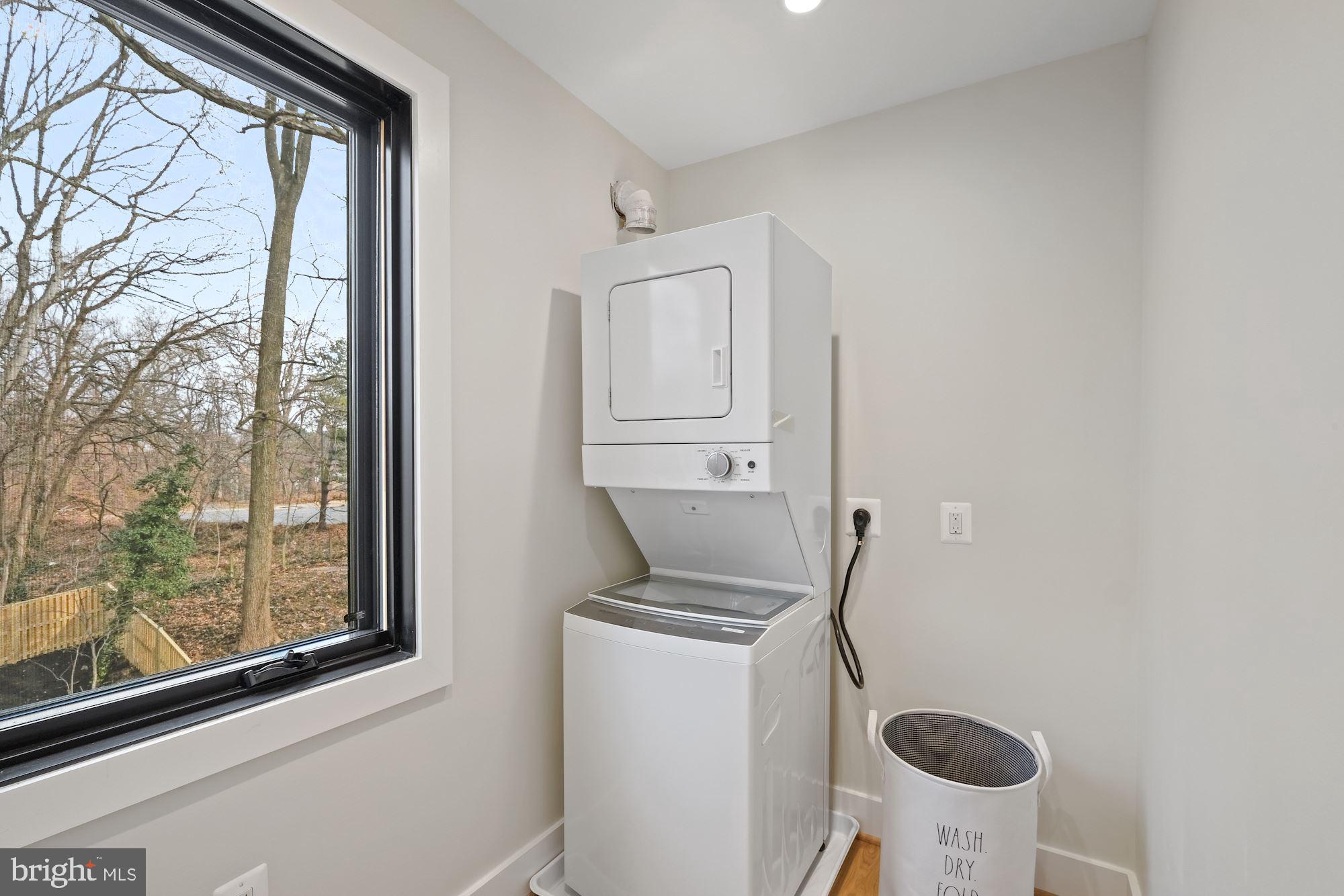 705 Silver Spring Avenue Silver Spring, MD 20910 - Photo 38 of 58 plus stacked washer/dryer for your convenience!