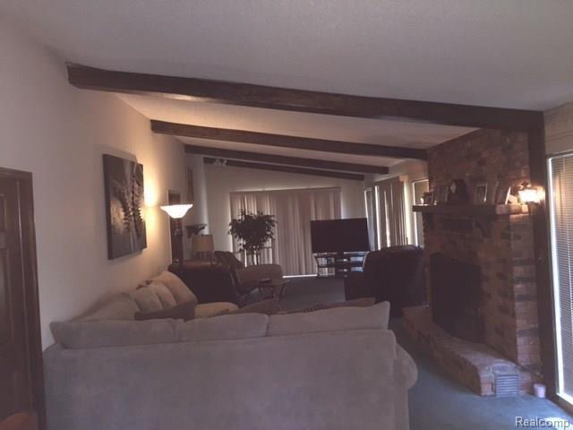 67900 Dequindre Road Washington, MI 48095 - Photo 9 of 13 dequindre familyroom 2.jpg