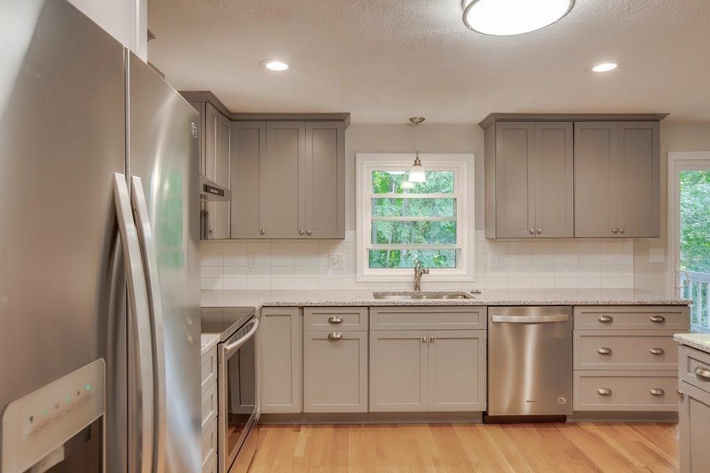 28 Selfridge Road Bedford, MA 01730 - Photo 7 of 28 Gallery Image 7