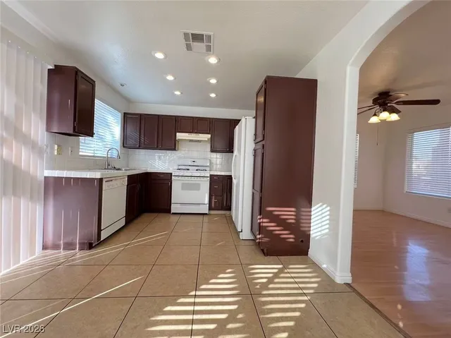 $2,200 | 1213 North Rainbow Meadows Drive, Las Vegas, NV 89128